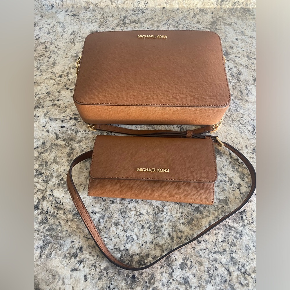 Michael Kors crossbody jet set
